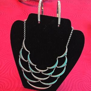 Elegant Silver and Rhinestone Necklace and Earring Set